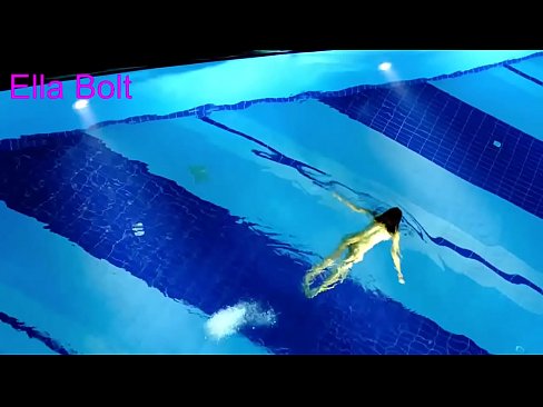 ❤️ No puc parar de mirar-la, jove rossa presa nedant nua a la piscina del complex ELLA BOLT ❤️ Porno fb a nosaltres ca.hentai-for.ru